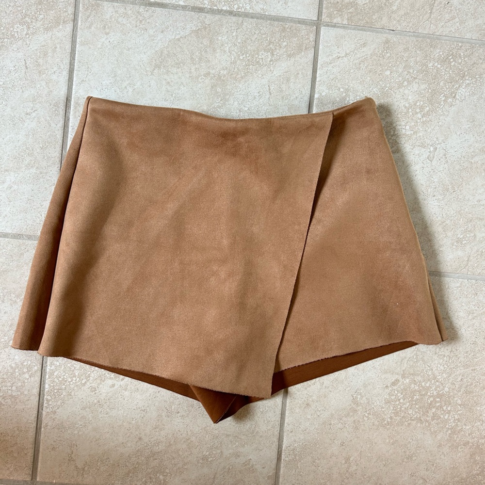 Dress Forum Camel Suede skort